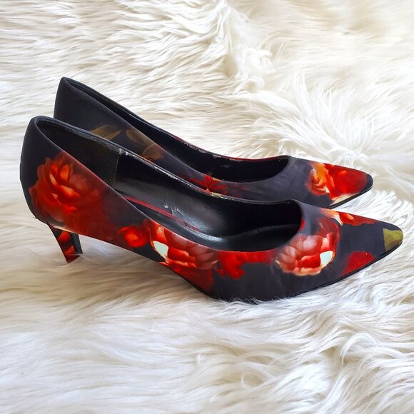 Nine West Black & Red Floral Pointed Toe Heel SZ 7.5 - Picture 1 of 13
